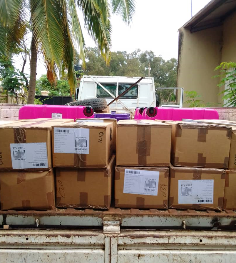 Read more about the article BOOKAID INTERNATIONAL DONATE 8,000 BOOKS TO INTOUCH GAMBIA